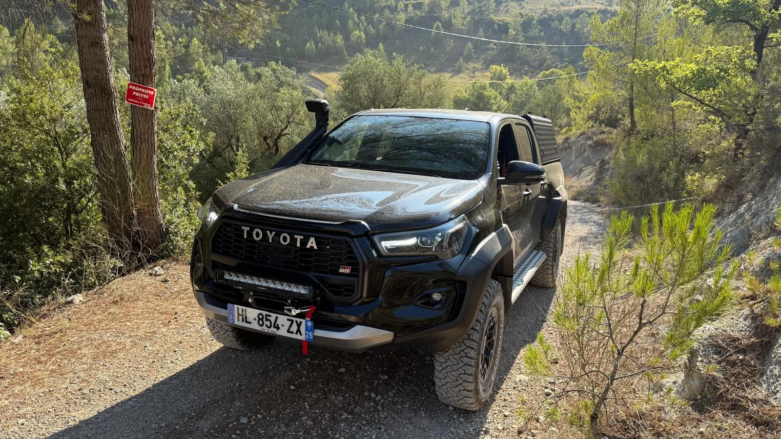Toyota Hilux GR préparé par OFF TO ROAD